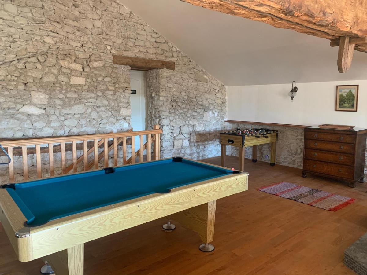Verteillac Country Villa For 19 Pool Cinema Football Pitch מראה חיצוני תמונה