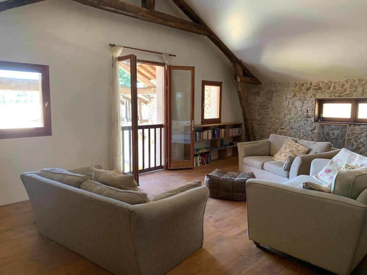 Verteillac Country Villa For 19 Pool Cinema Football Pitch מראה חיצוני תמונה